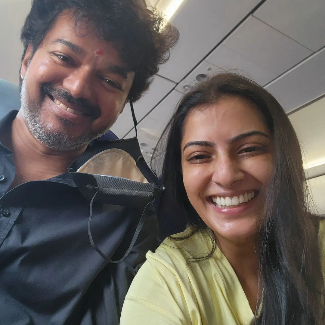 Varalaxmi Sarathkumar on cloud nine as co-passenger turns out to be Vijay: ‘Never had such a good flight…’